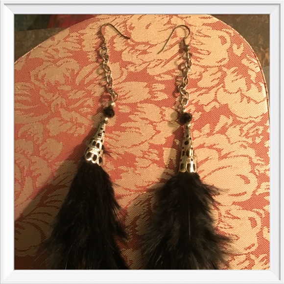 REDUCED TODAY!!!!! Lovely Feather Earrings - Picture 4 of 4